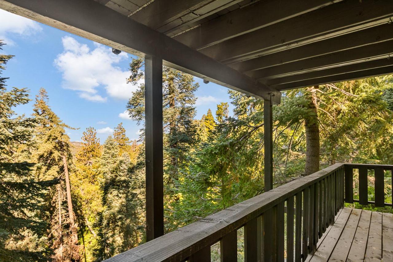 Romantic & Family Friendly Chalet In The Woods 레이크애로우헤드 외부 사진