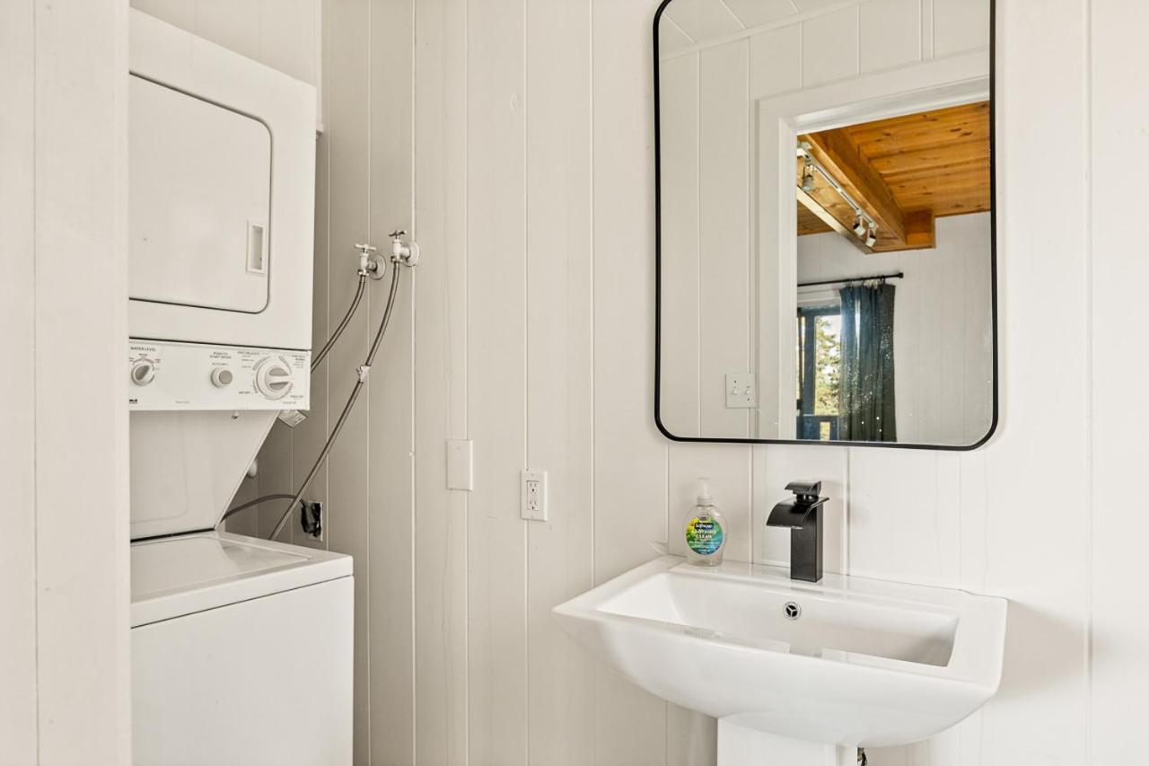 Romantic & Family Friendly Chalet In The Woods 레이크애로우헤드 외부 사진