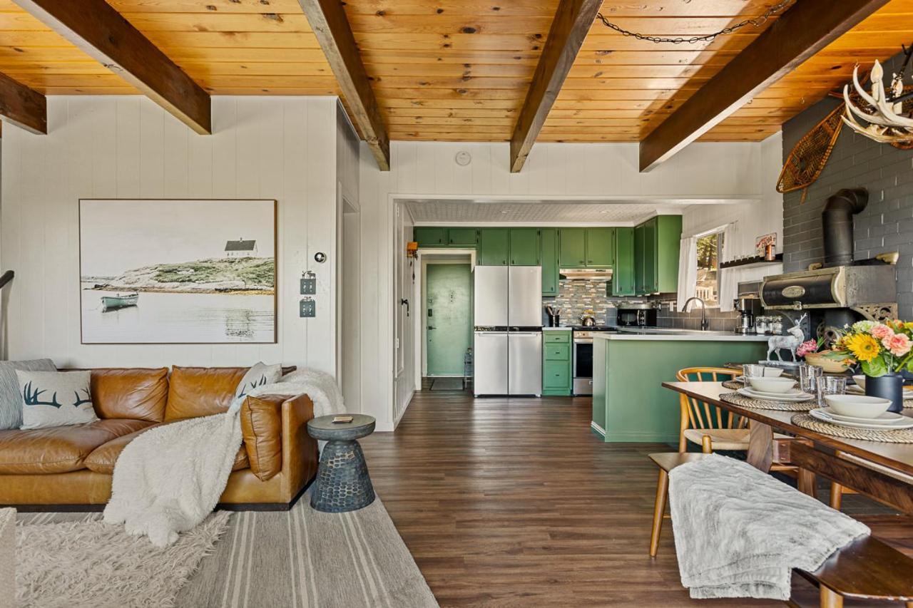 Romantic & Family Friendly Chalet In The Woods 레이크애로우헤드 외부 사진