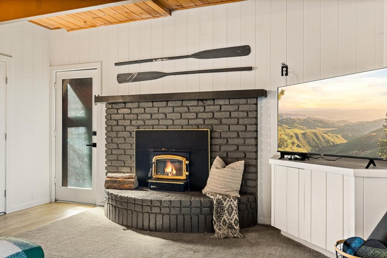 Romantic & Family Friendly Chalet In The Woods 레이크애로우헤드 외부 사진